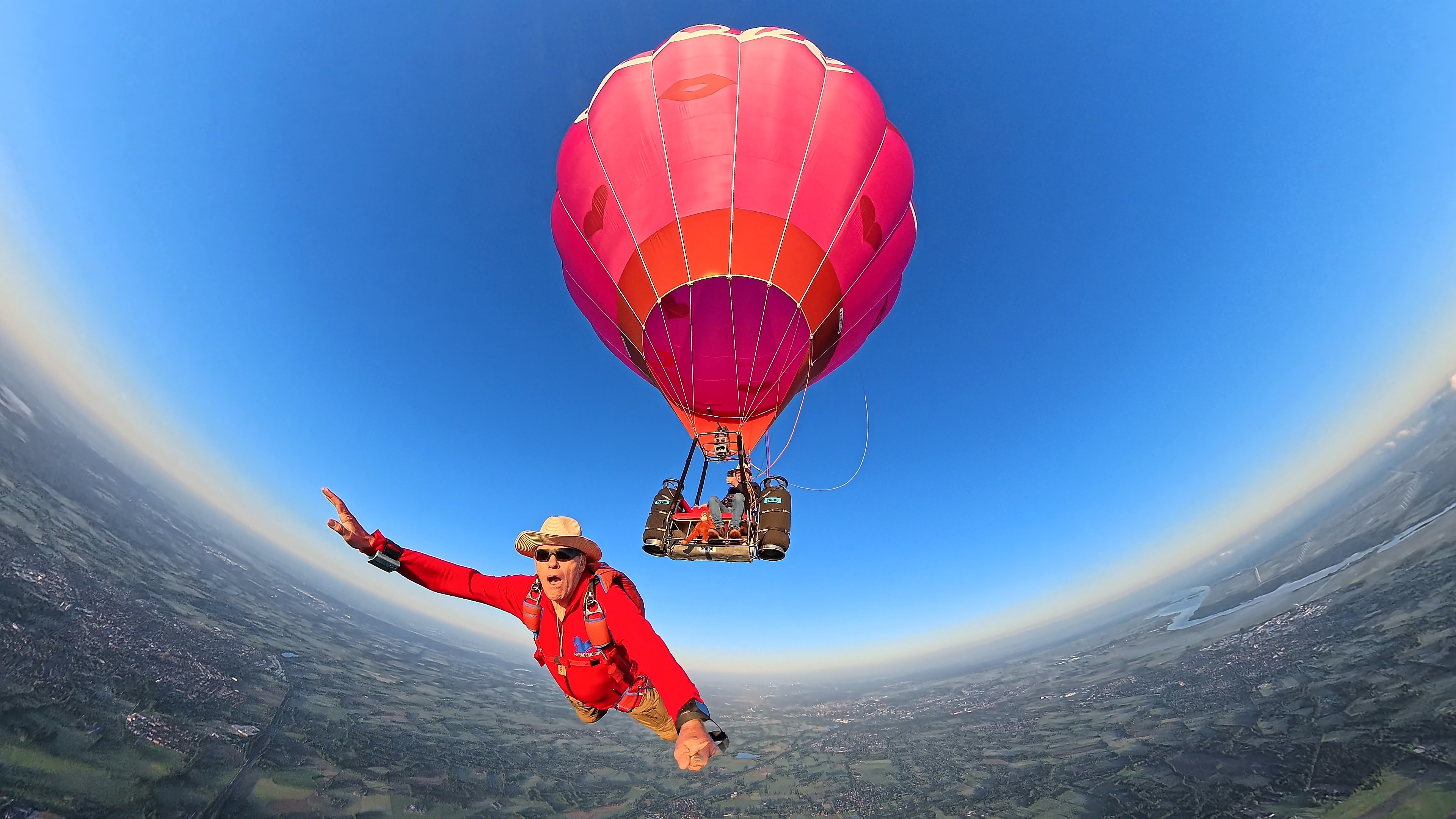 Bob Draijer Reaches Milestone: 20,000th Jump — From a Hot Air Balloon